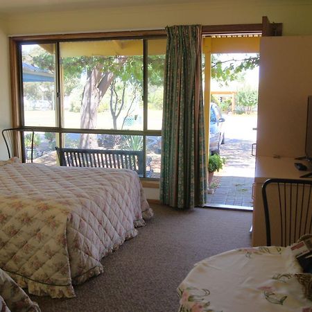 Milang Lakes Motel Экстерьер фото